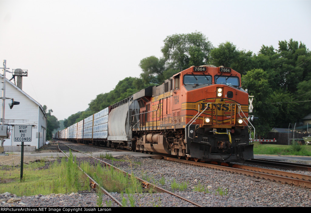 BNSF 7664 East